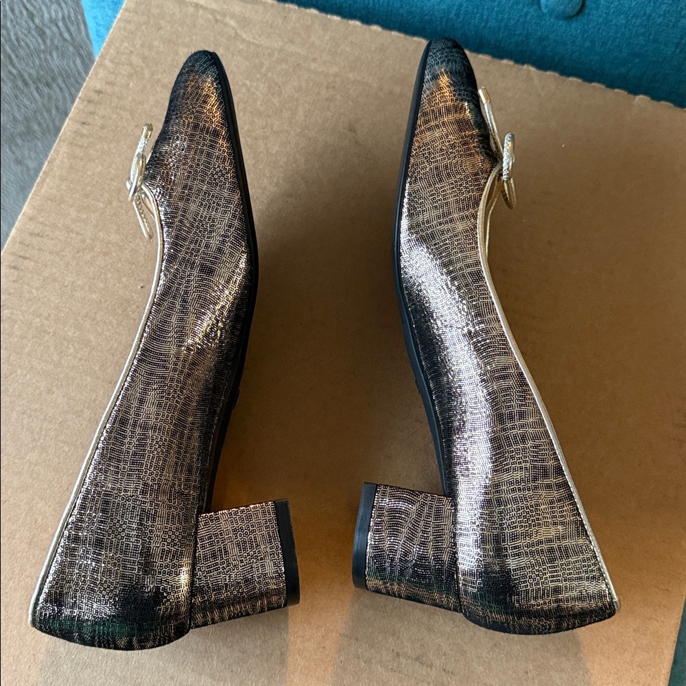 Stuart Weitzman Metallic Bronze Shoes with a Bow - Picture 5 of 16